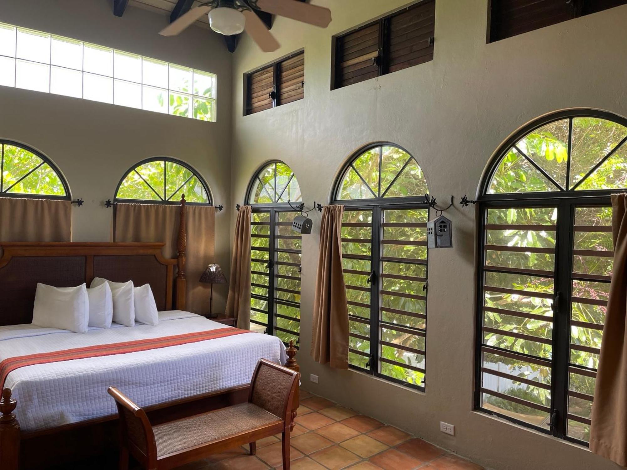 Отель Hacienda Tamarindo Вьекес Экстерьер фото
